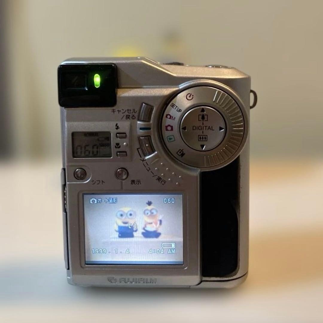 ★美品　FUJIFILM FinePix2700