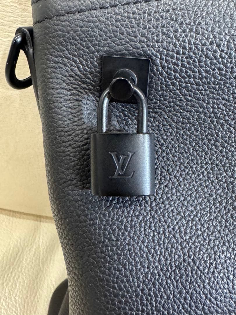 【定価61.6万・極上のカーフレザー】LOUIS VUITTON ロックイット