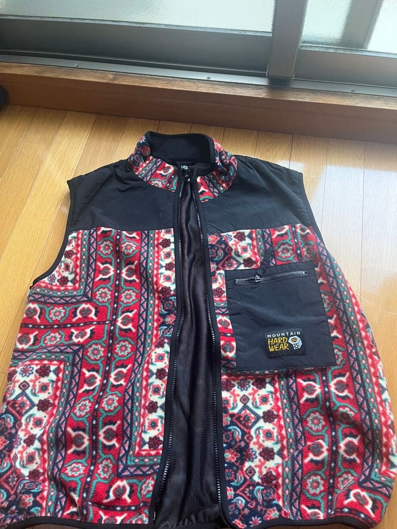 MOUNTAIN HARD WEAR 幾何学模様 ベスト