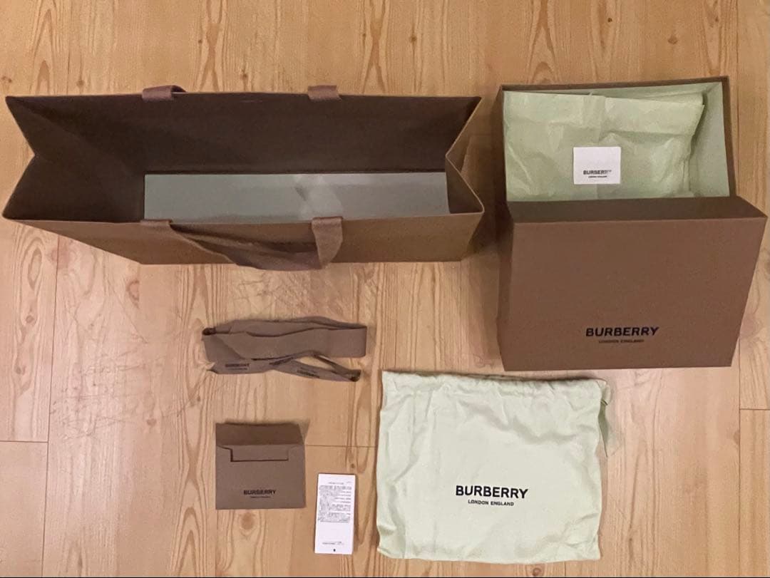 BURBERRY バーバリー ウエストポーチ 箱 袋 リボン タグあり