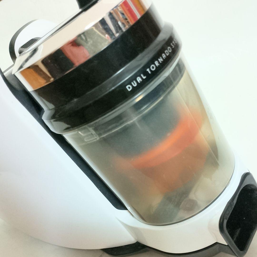 TOSHIBA　TORNEO mini　VC-C7A W　サイクロン式掃除機