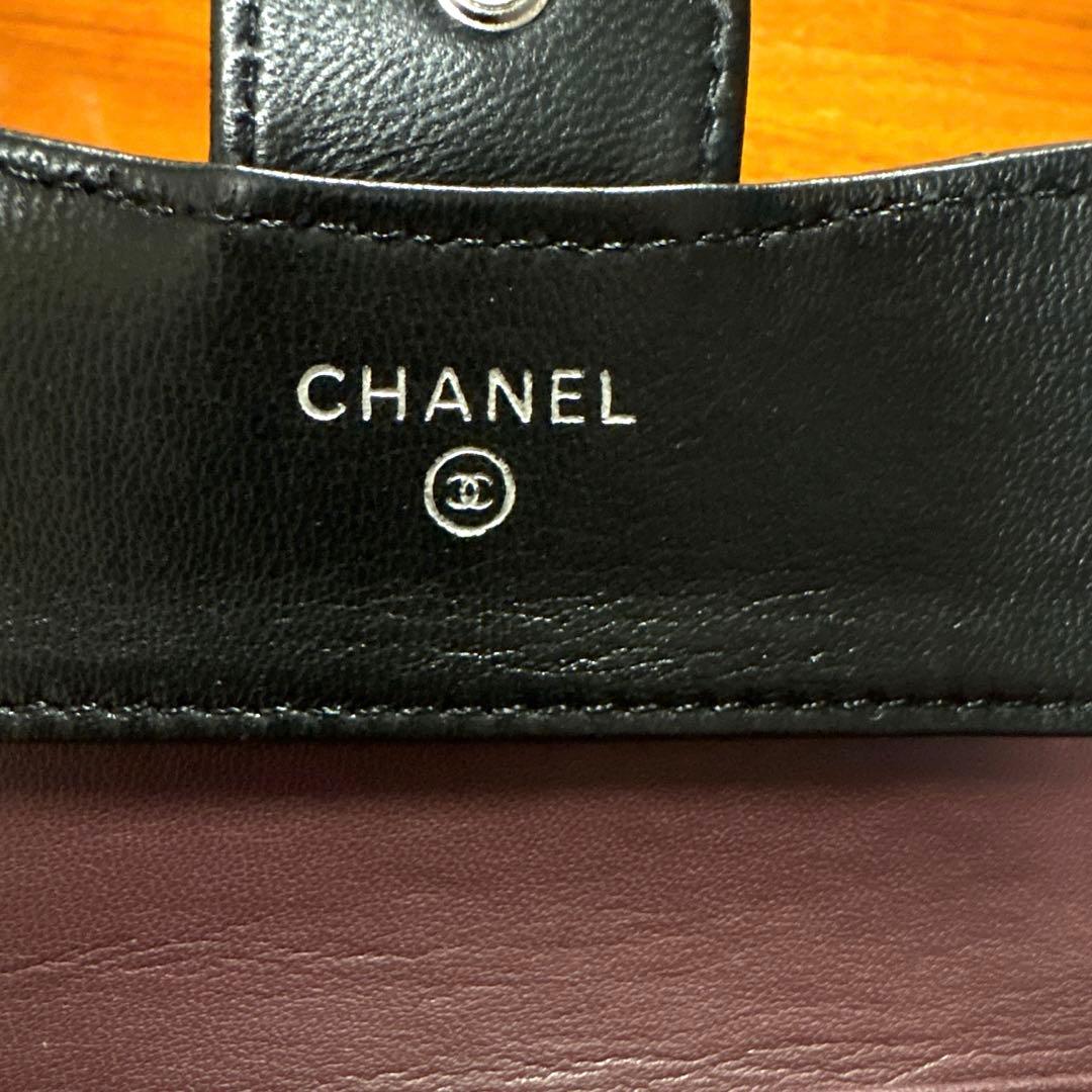 CHANEL 本革ノベルティ二つ折り財布 ブラック