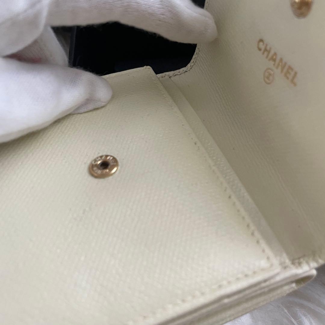 CHANEL シャネル 三つ折り 財布 ホワイト 白 ココボタン