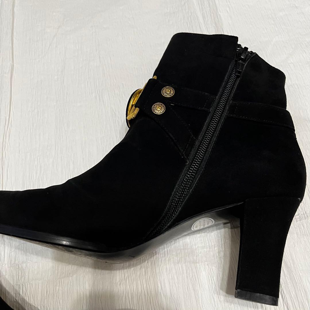 VERSACE ブラックショートブーツ スエード
