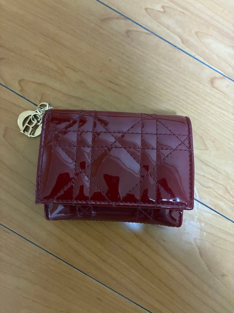 Lady Dior Lotus ウォレット　カナージュパテントカーフスキン　財布