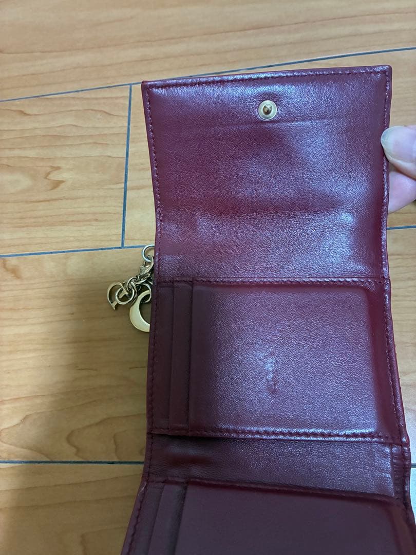 Lady Dior Lotus ウォレット　カナージュパテントカーフスキン　財布