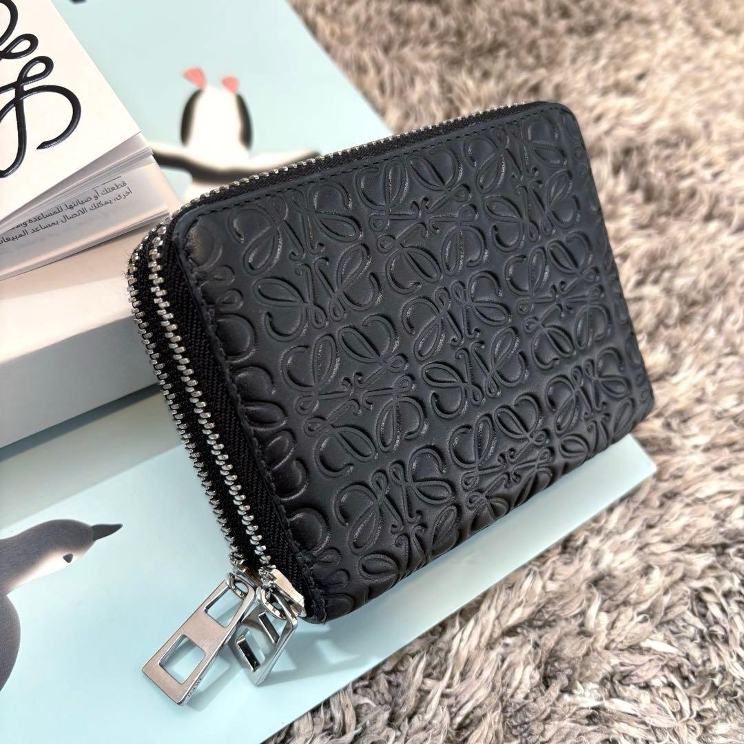LOEWE リピートアナグラム ブラック 二つ折り ミニウォレット ジップ