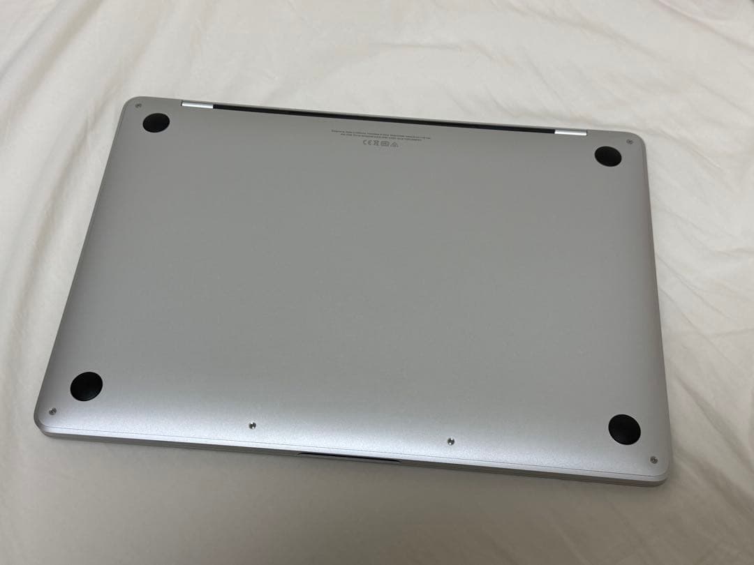 MacBook Pro（Thunderbolt 3ポート × 2）シルバー
