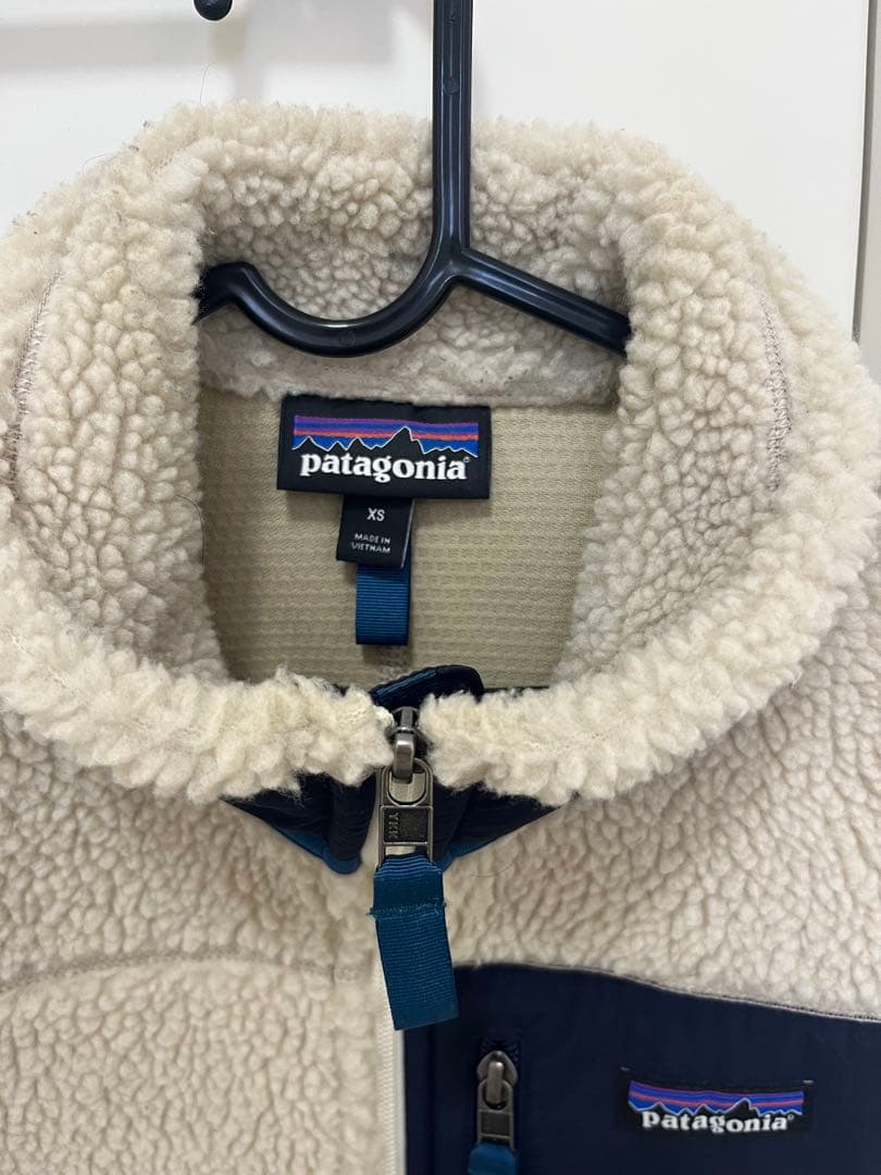 patagonia フリースベスト XS クリーム/ネイビー