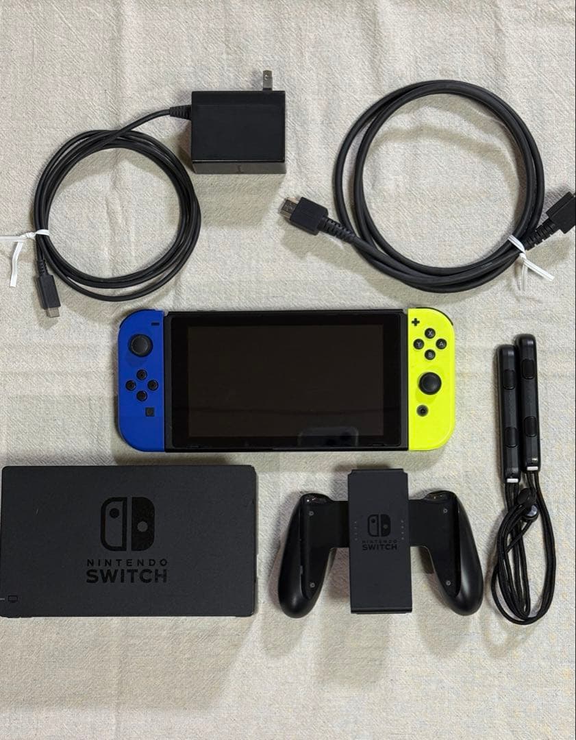 Nintendo Switch 本体 付属品有 microSDカード付