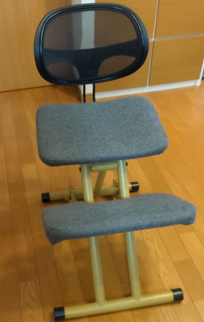 学習椅子　バランスチェア