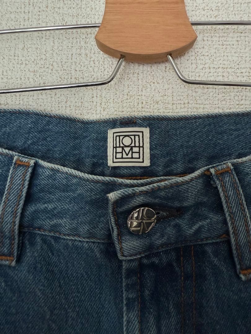 TOTEME デニムパンツ