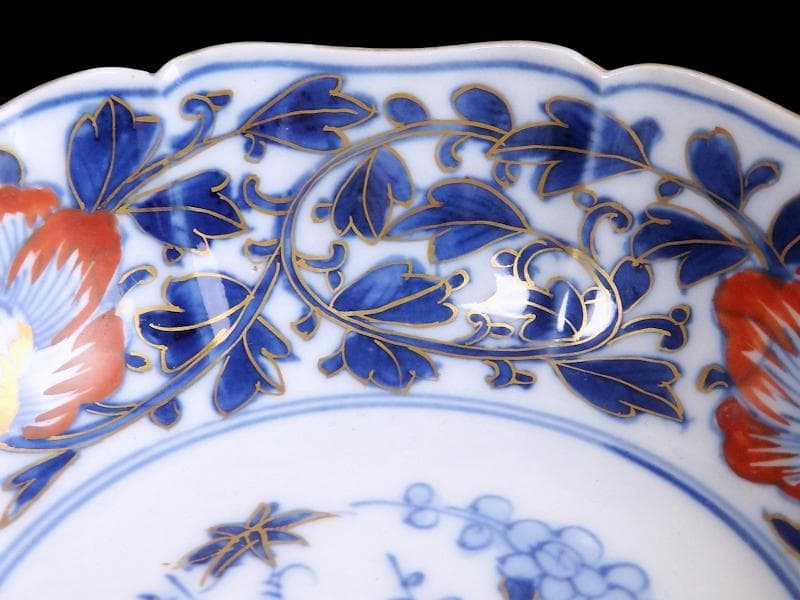 大聖寺伊万里　染錦　牡丹に葉唐草の図　輪花膾皿　F412AS-DBp