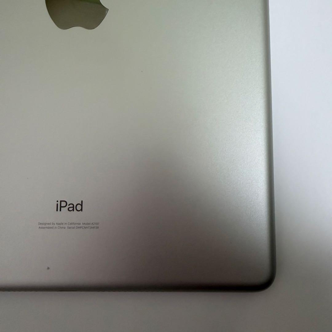iPad 第7世代 128GB Wi-Fi シルバー 本体のみ