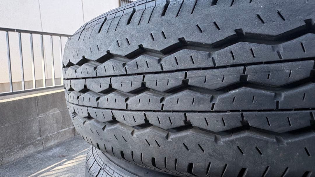 バリ溝! 195/80R15 BRIDGESTONE エコピア ハイエース