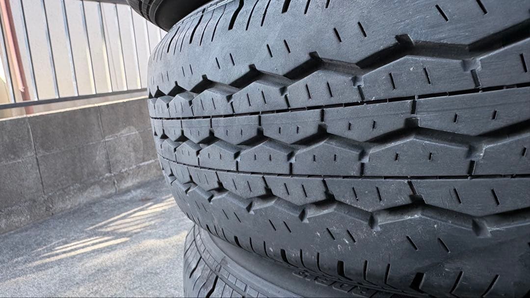 バリ溝! 195/80R15 BRIDGESTONE エコピア ハイエース