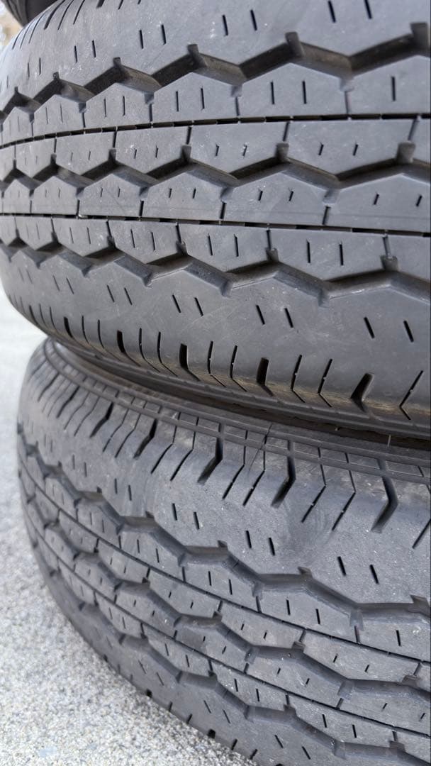 バリ溝! 195/80R15 BRIDGESTONE エコピア ハイエース