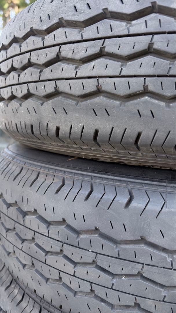 バリ溝! 195/80R15 BRIDGESTONE エコピア ハイエース
