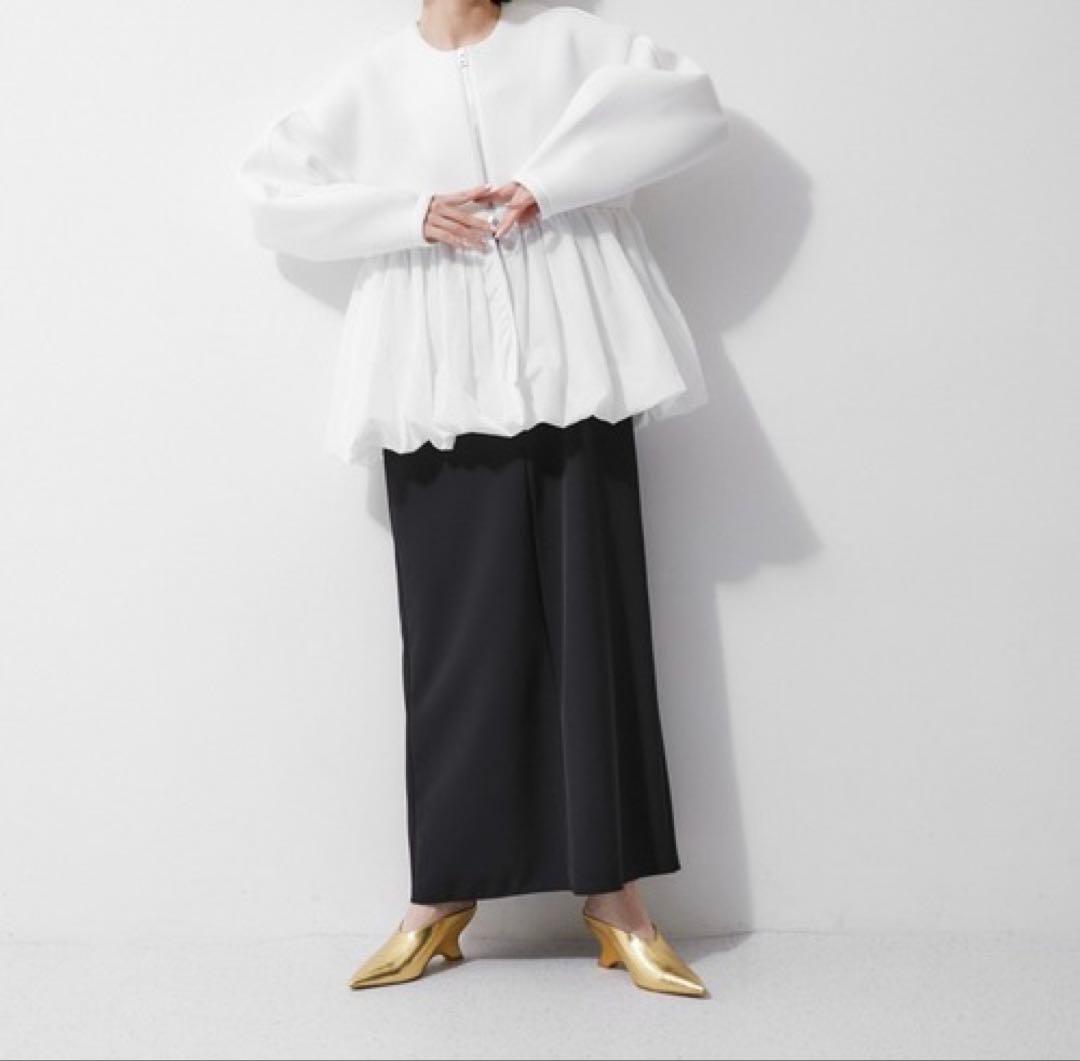 【美品】アダムエロペ ホワイトアウターペプラムダンボールタフタカーディガン