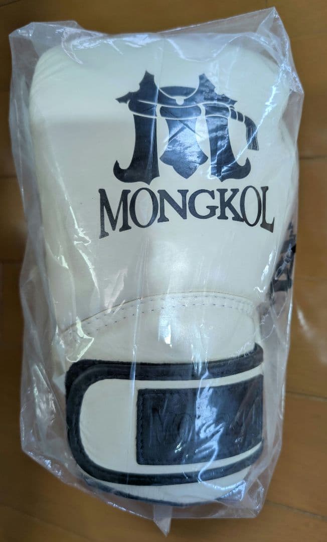 新品未使用：MONGKOLのボクシンググローブ：本革14オンス