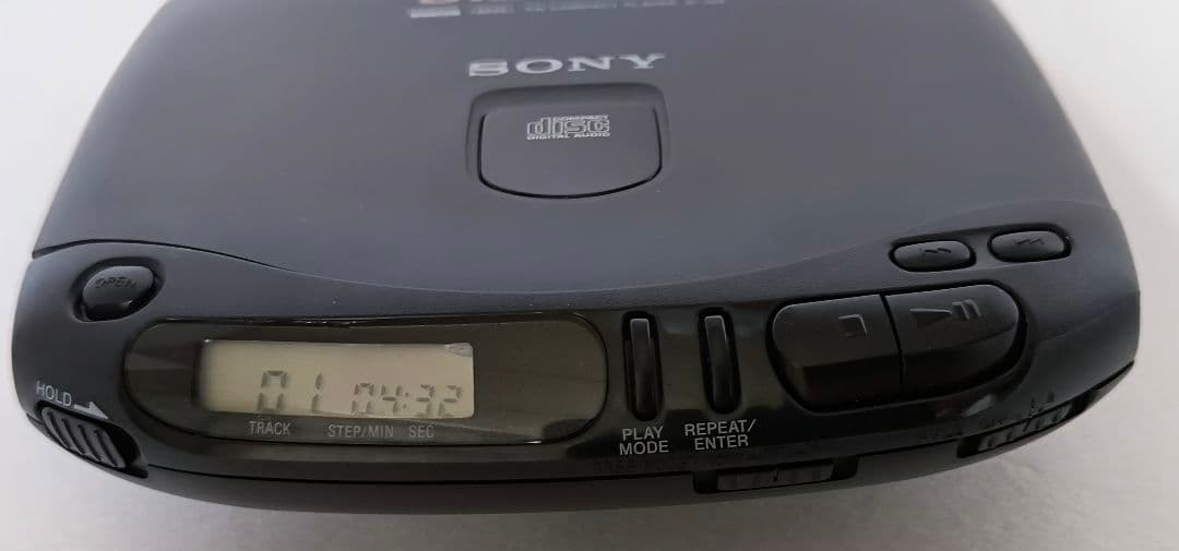 SONY Discman D-135 ポータブルCDプレーヤー 元箱入り