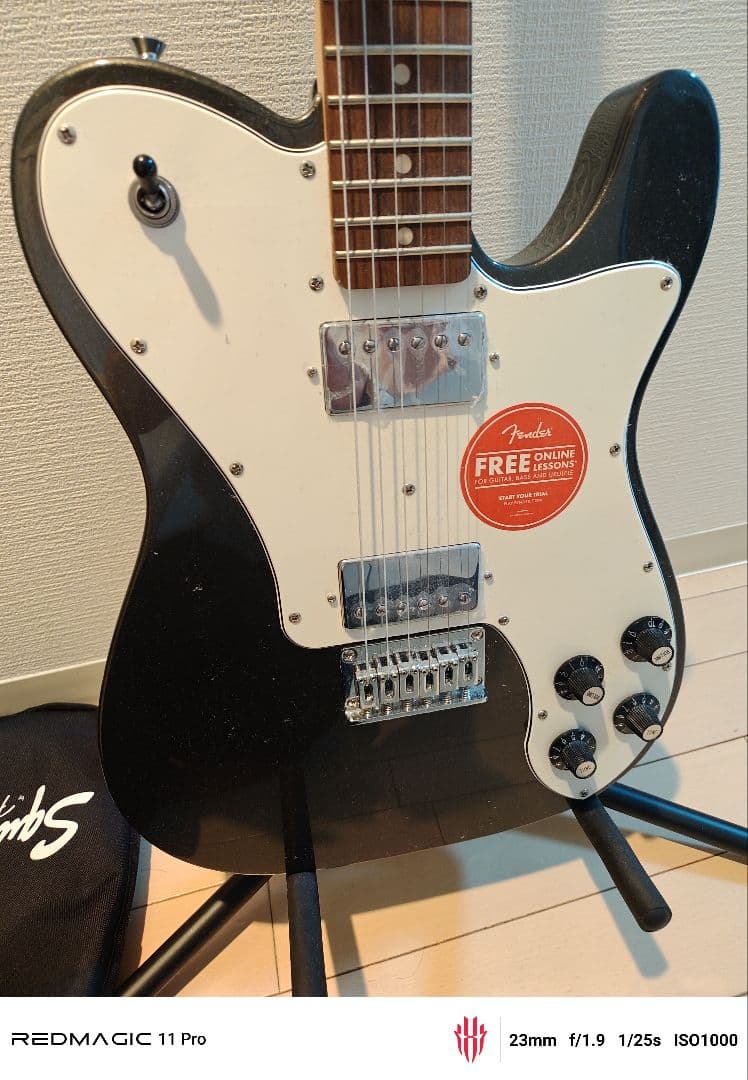 Squier Stratocaster エレキギター ギターケース付き