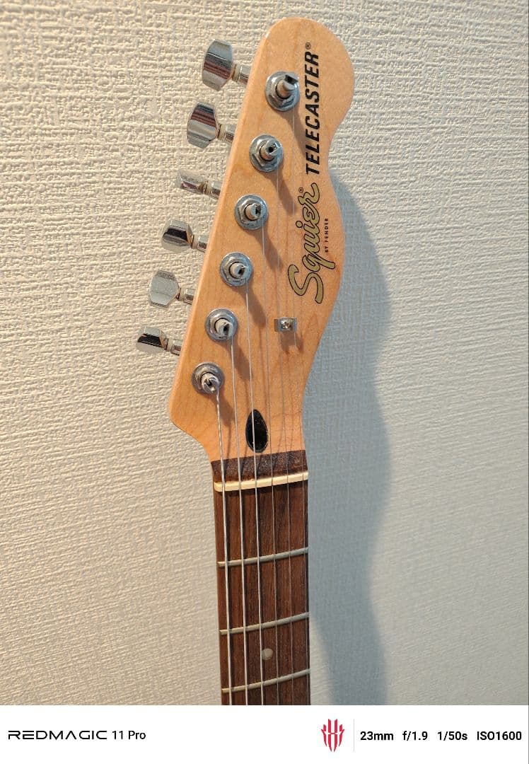 Squier Stratocaster エレキギター ギターケース付き