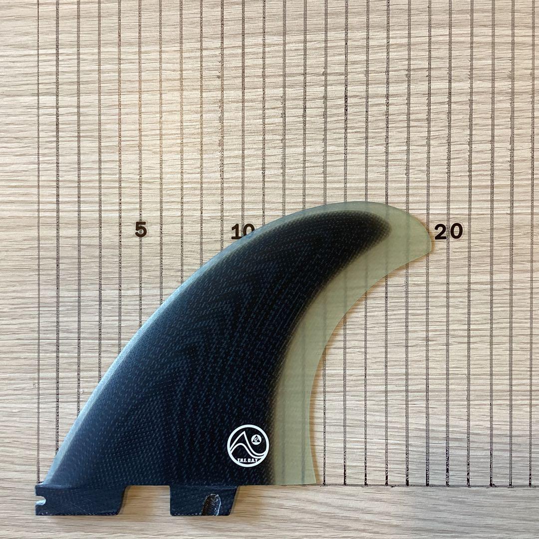 新品　ツインフィン 素材：グラスファイバー T.H.E D.A.Y