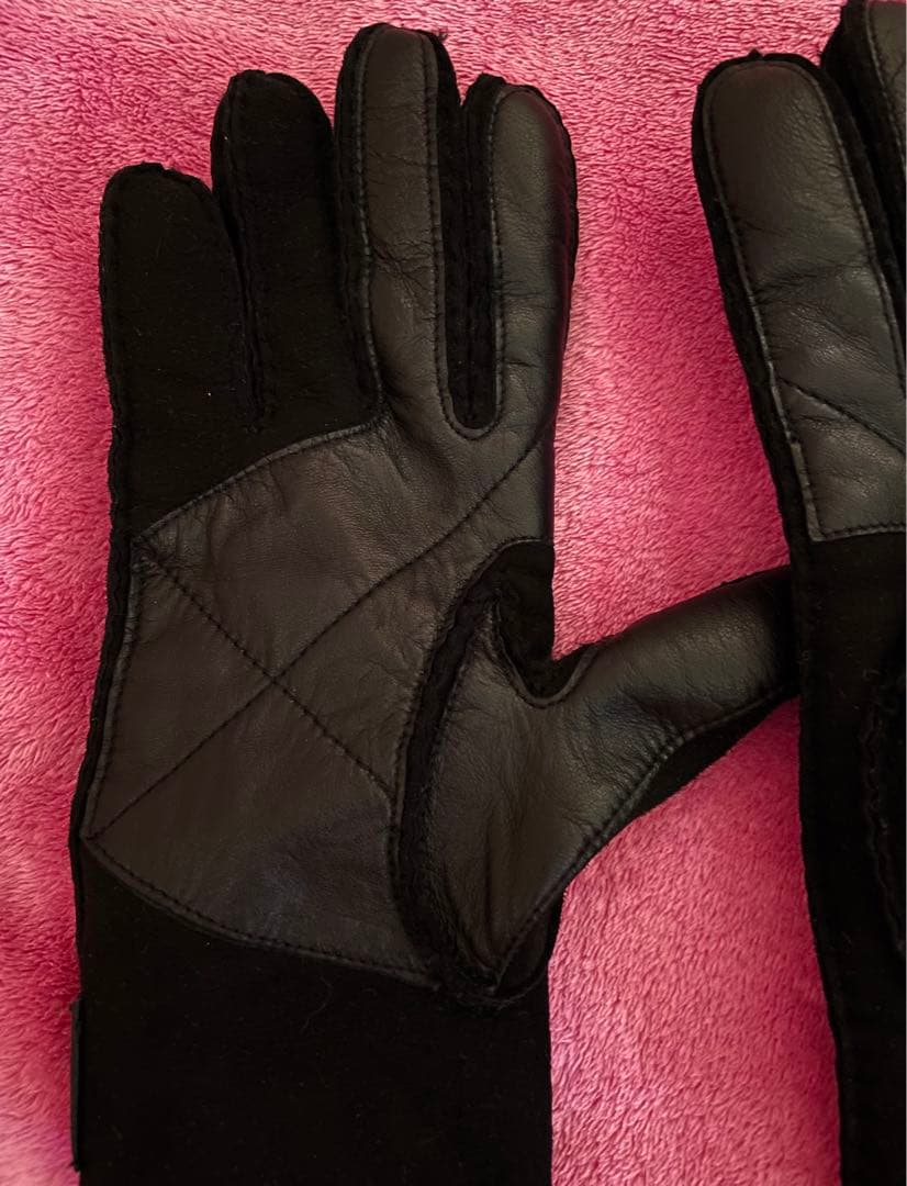 【新品】UGG アグ　手袋　ムートン　Lサイズ　黒