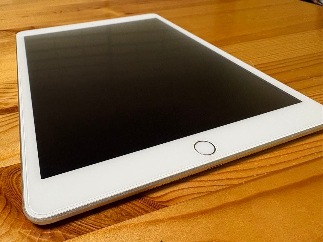 h*o様 iPad第7世代 128GB シルバー Wi-Fi＋Cellularモ