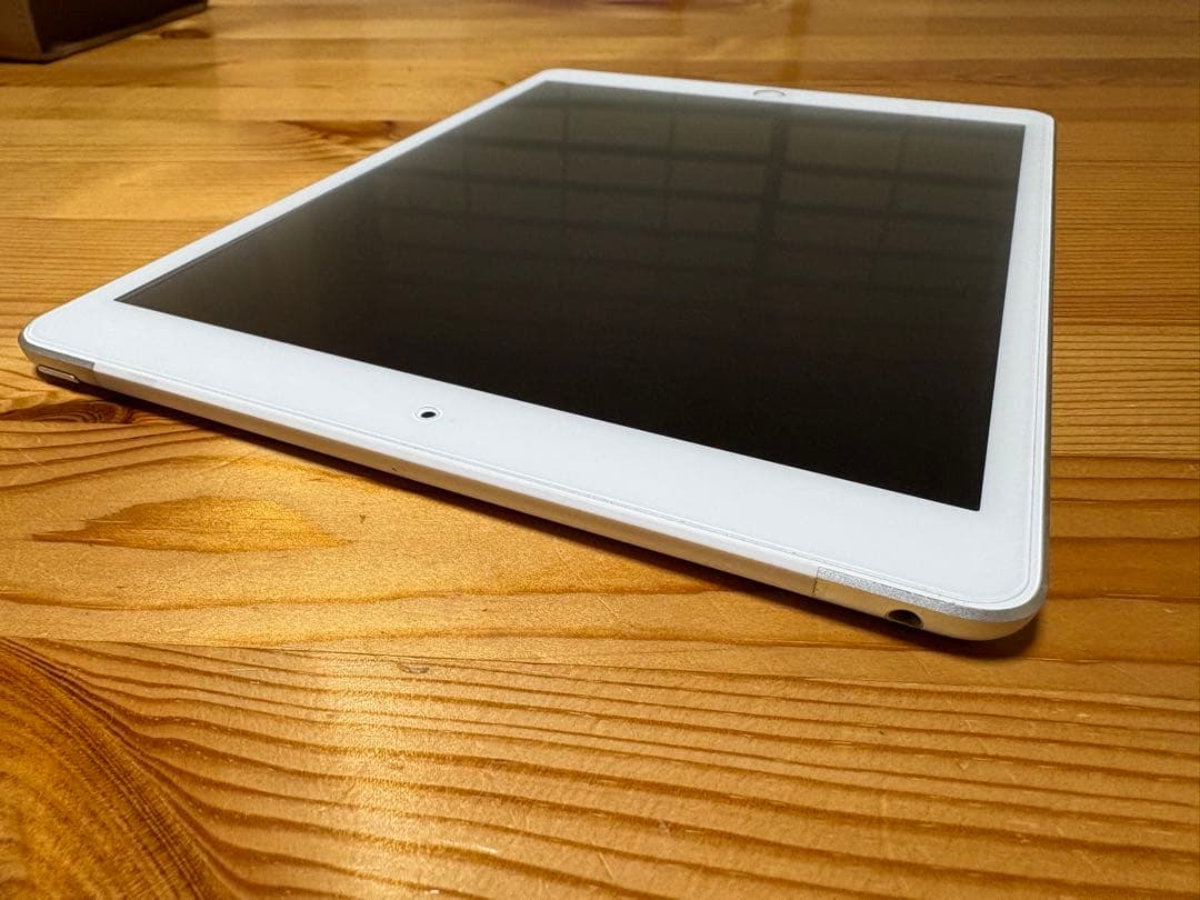 h*o様 iPad第7世代 128GB シルバー Wi-Fi＋Cellularモ