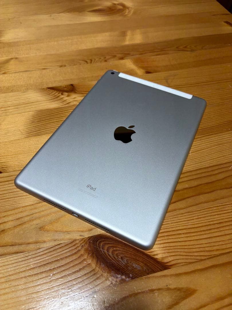 h*o様 iPad第7世代 128GB シルバー Wi-Fi＋Cellularモ