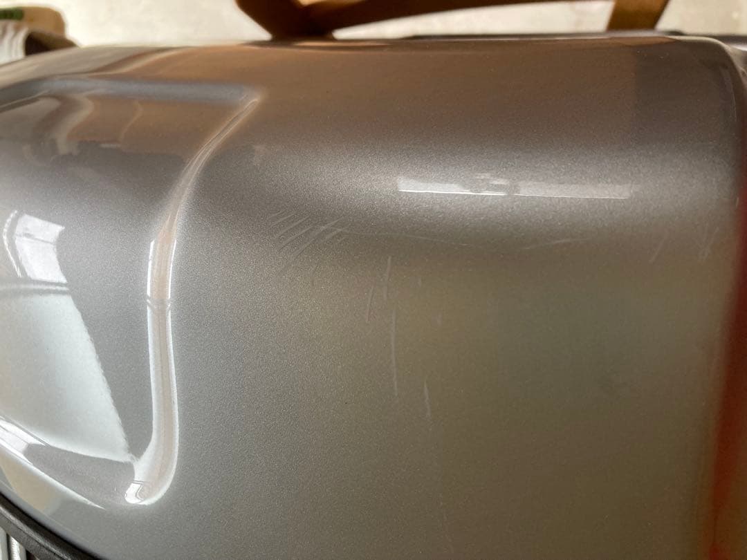 FJ CRUISER シルバー タイヤカバー かなり 綺麗です１箇所小傷あり。