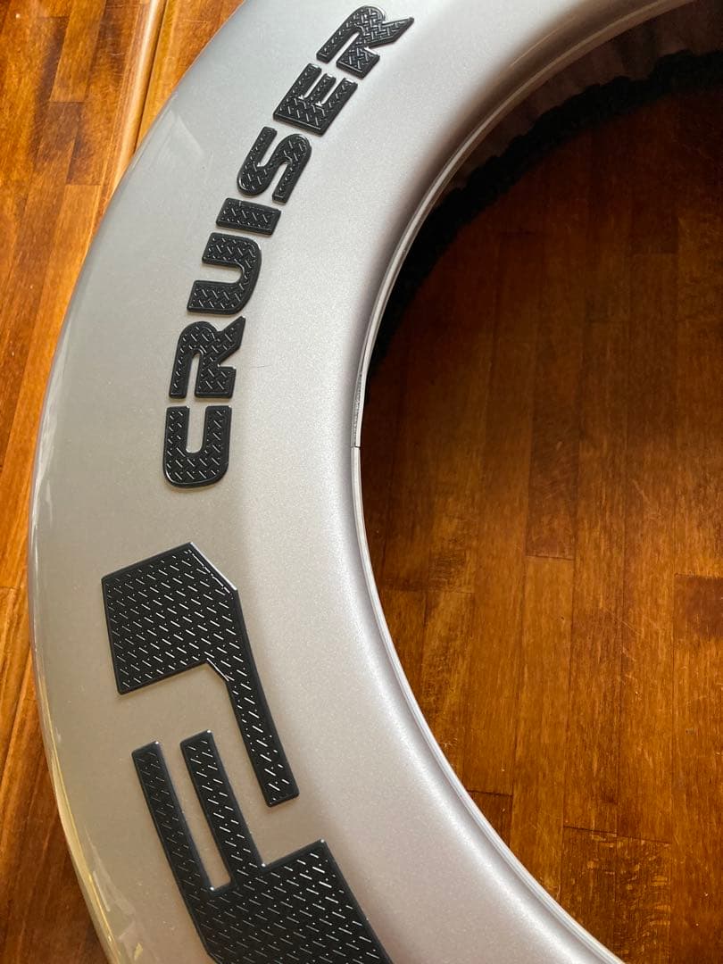 FJ CRUISER シルバー タイヤカバー かなり 綺麗です１箇所小傷あり。