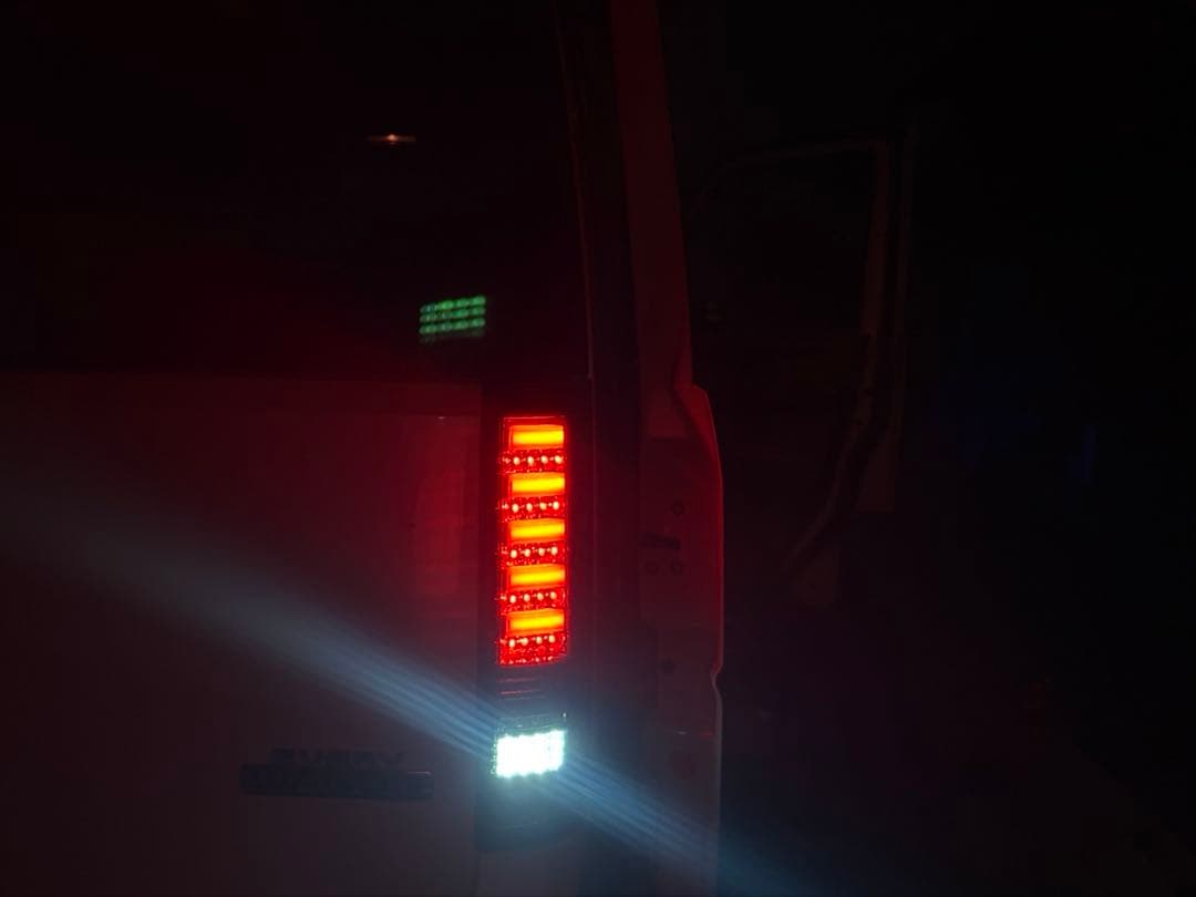 エブリーワゴン　REIZ LED スモークテール