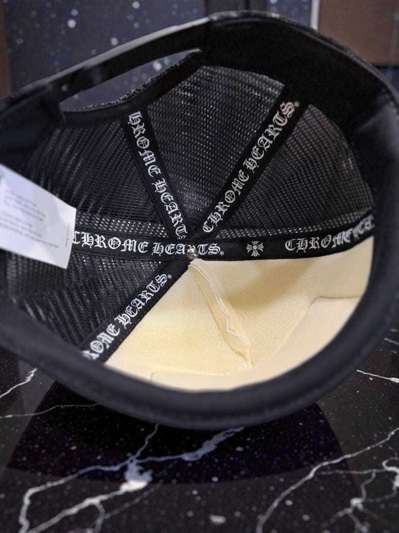 【値段交渉可能】新品、早い者勝ち！CHROME HEARTS トラッカーキャップ