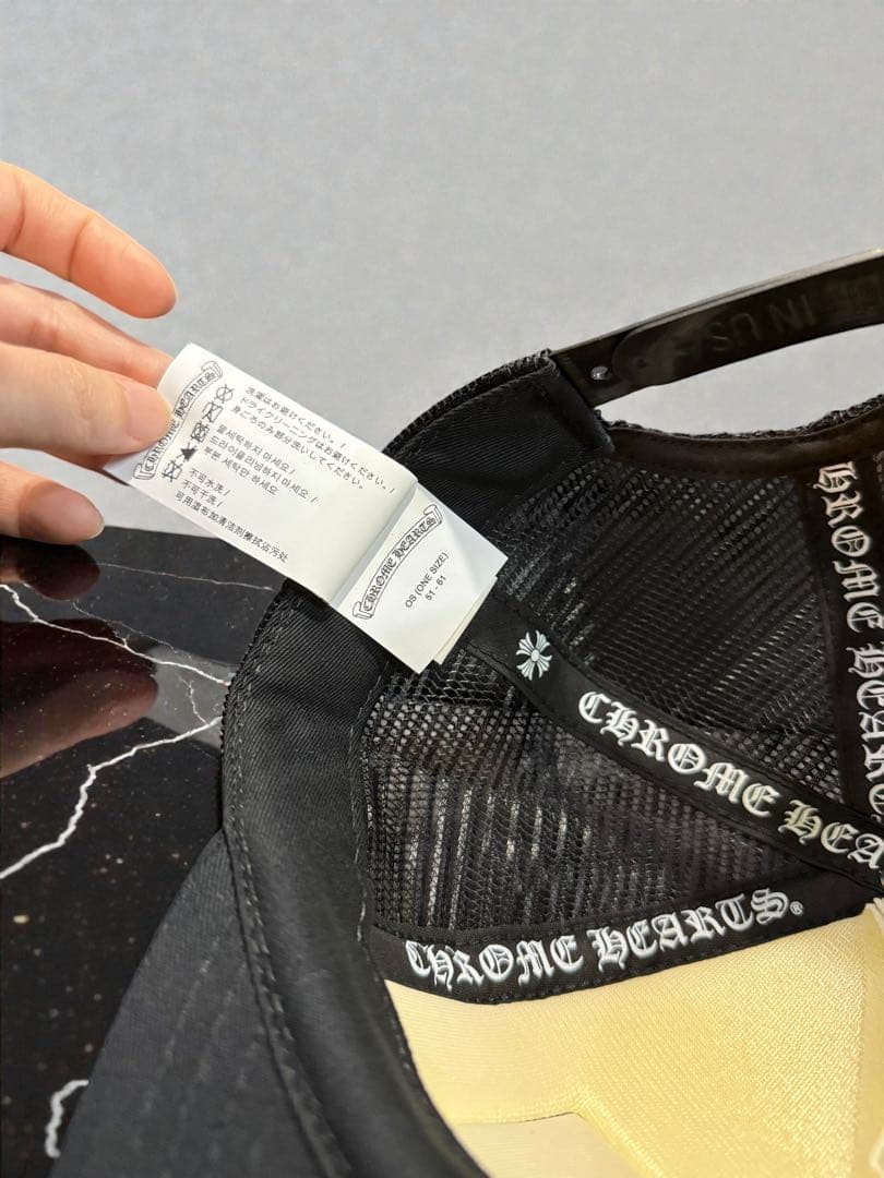 【値段交渉可能】新品、早い者勝ち！CHROME HEARTS トラッカーキャップ