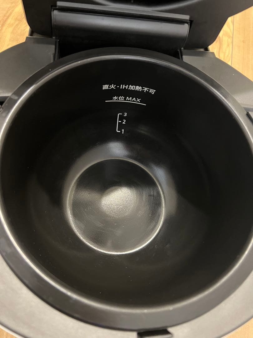 美品です✨️ KN-HW16G-W ホットクック　ヘルシオ　1.6L