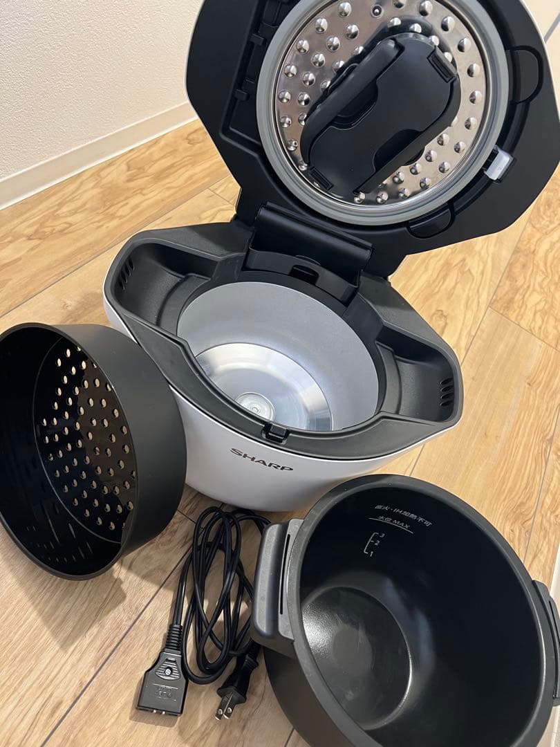 美品です✨️ KN-HW16G-W ホットクック　ヘルシオ　1.6L