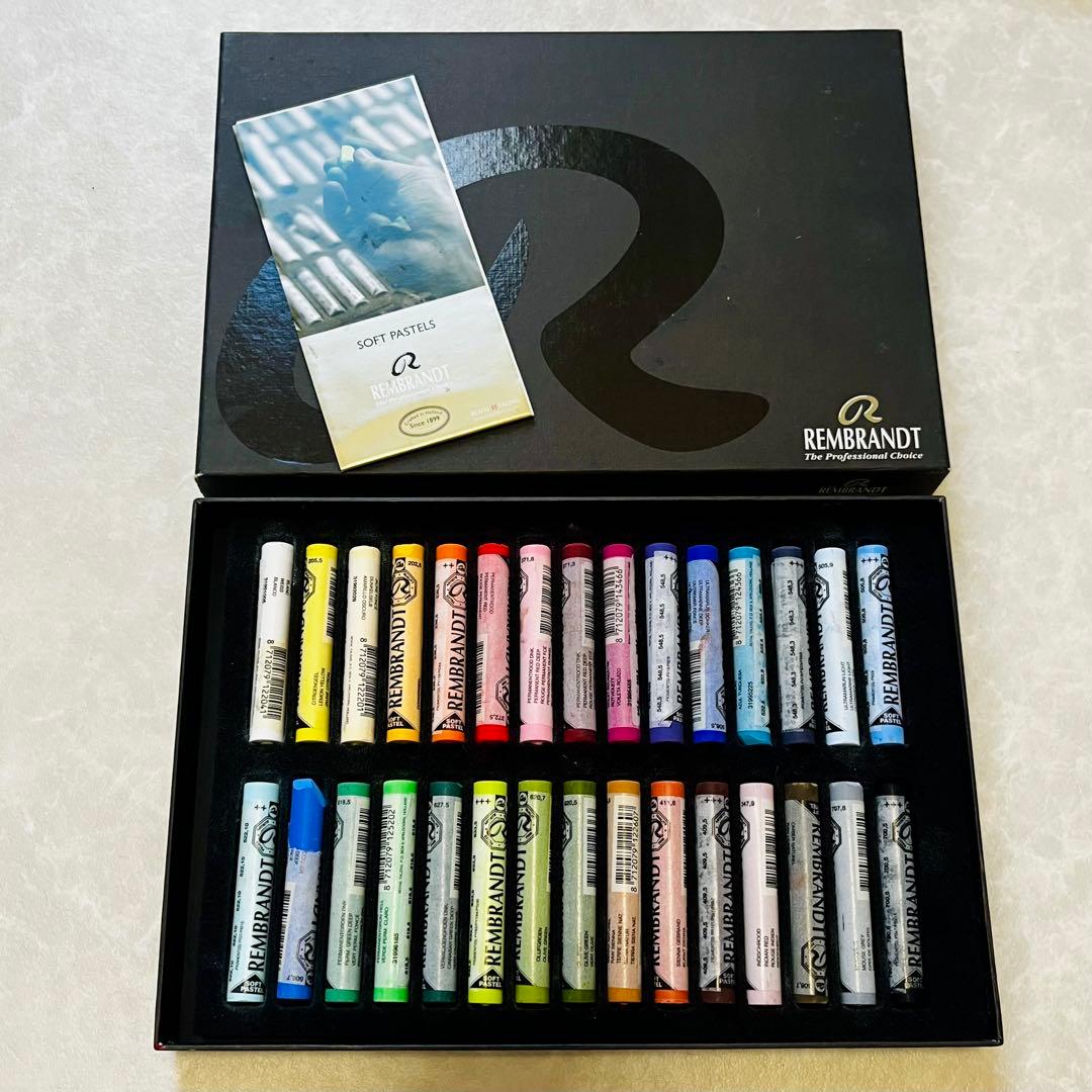 ベロ　Rembrandt ソフトパステル 30色　フィキサチーフ付き　画材