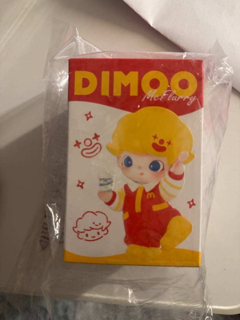 マクドナルド x DIMOOコラボフィギ ユア McFlurry