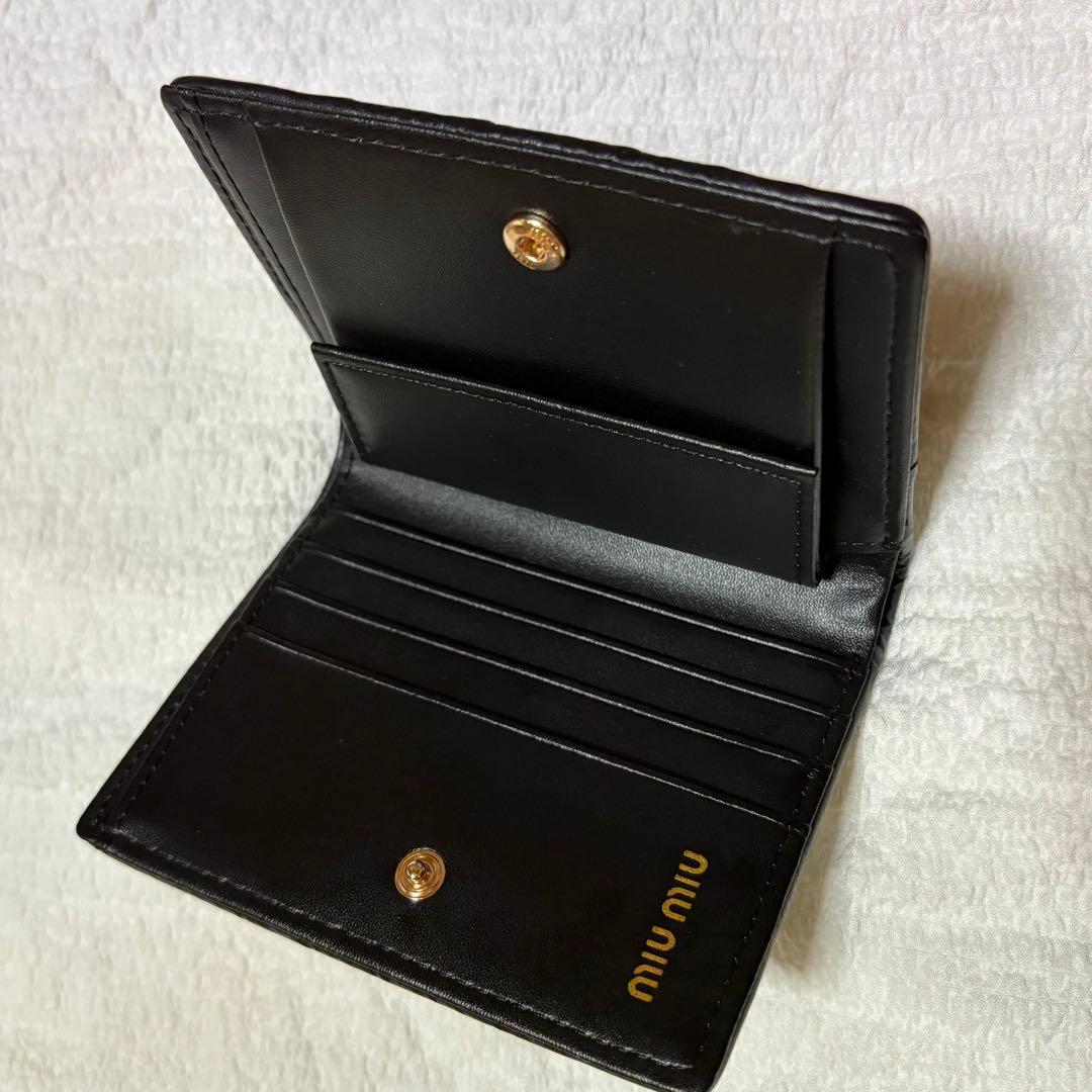 よしぴーさん専用 miu miu 黒 レザー 二つ折り財布