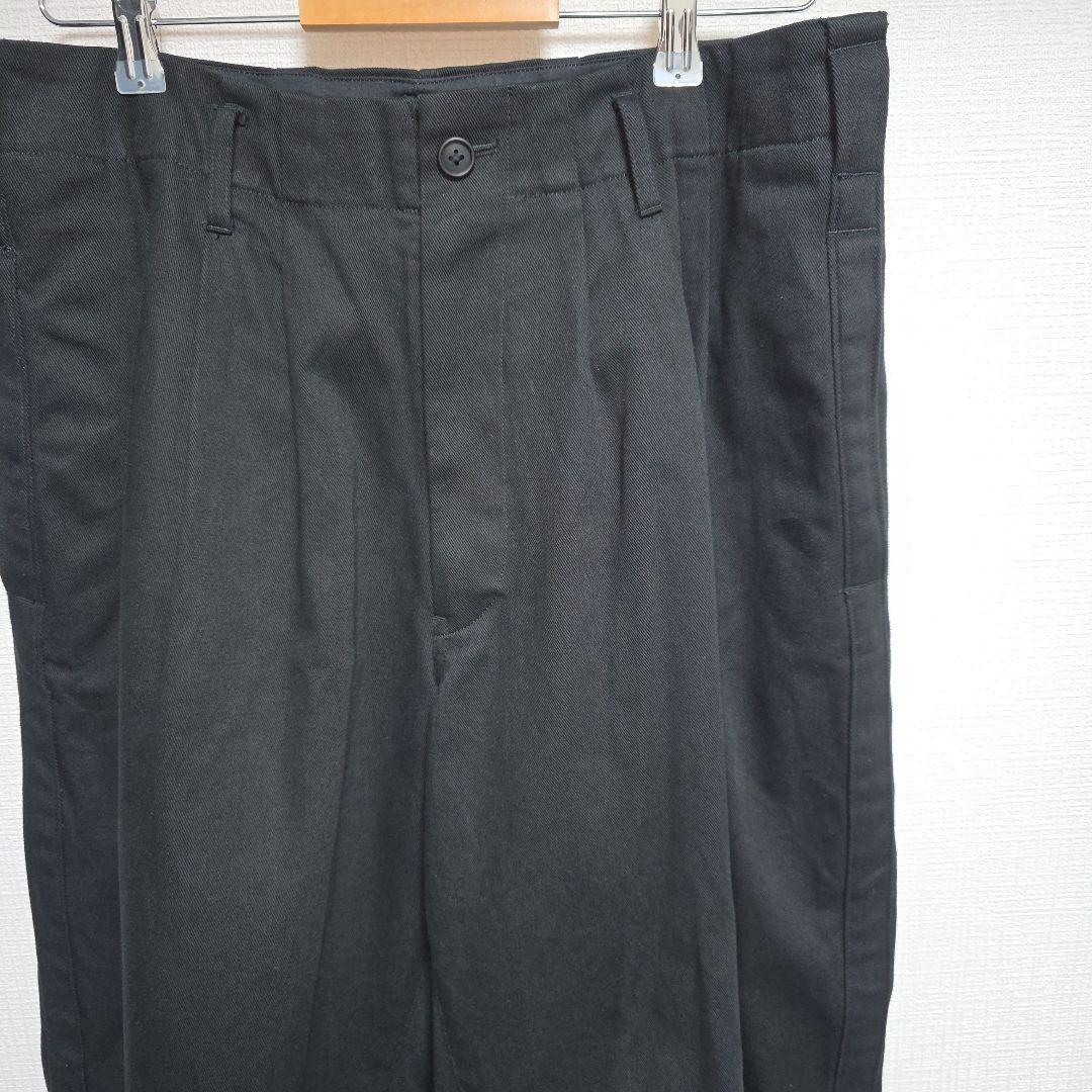 パンツ KATSURAGI PANTS WITH SIDE TAPE DETAIL