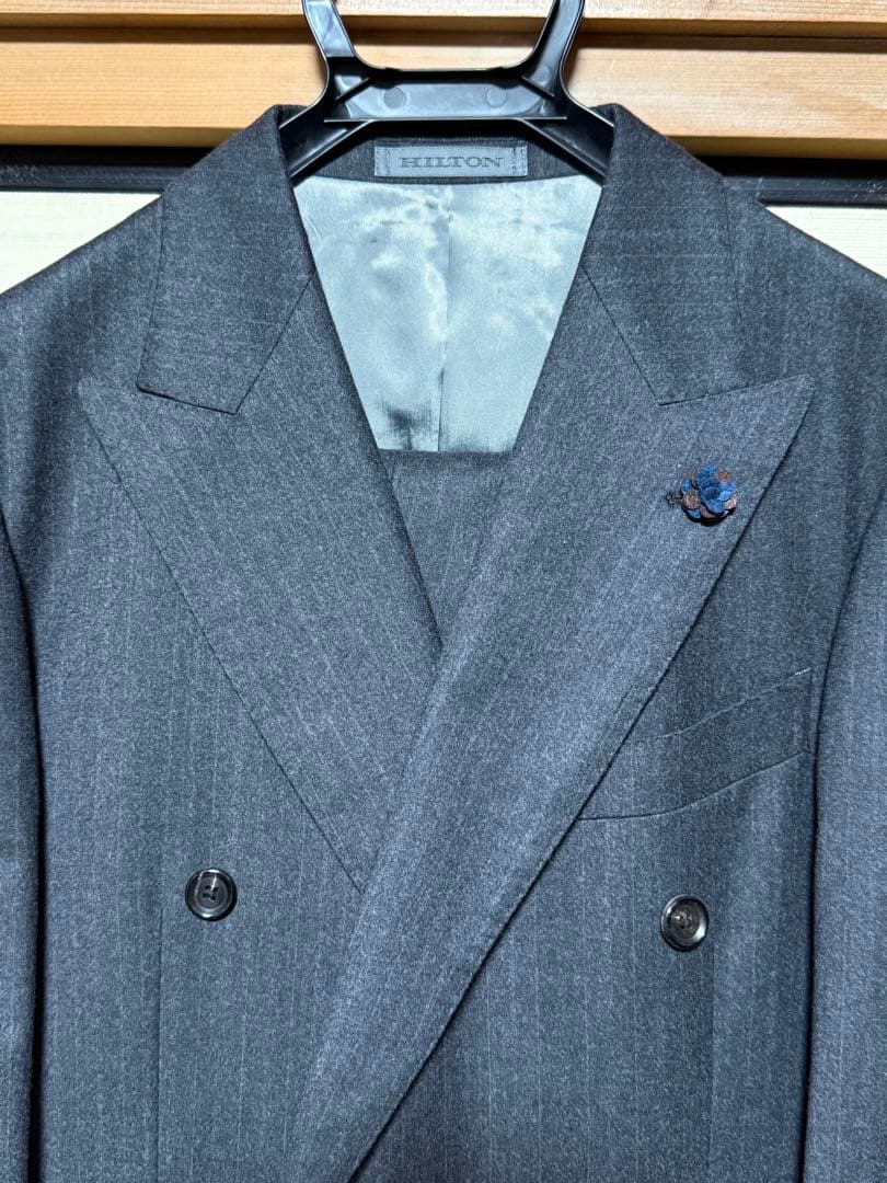 HILTON 戸賀モデル GUABELLO ダブル ストレッチ スーツ