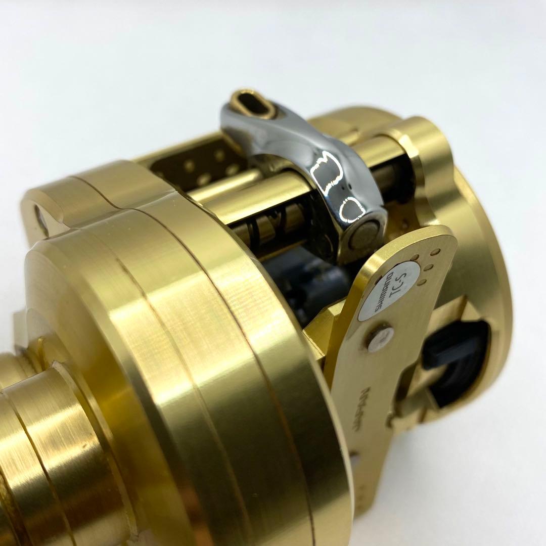 SHIMANO シマノ 21カルカッタコンクエスト100 右ハンドル