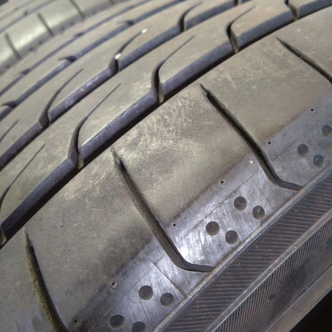 （送料無料）YOKOHAMA BluEarthRV-02　215/45R18