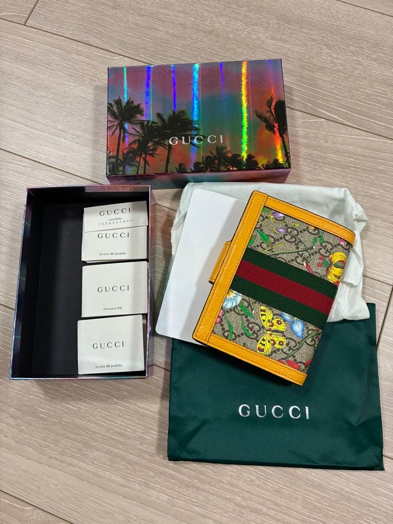 GUCCI 花柄 レザー パスポートケース
