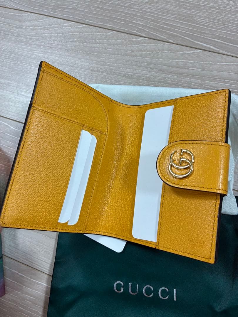 GUCCI 花柄 レザー パスポートケース