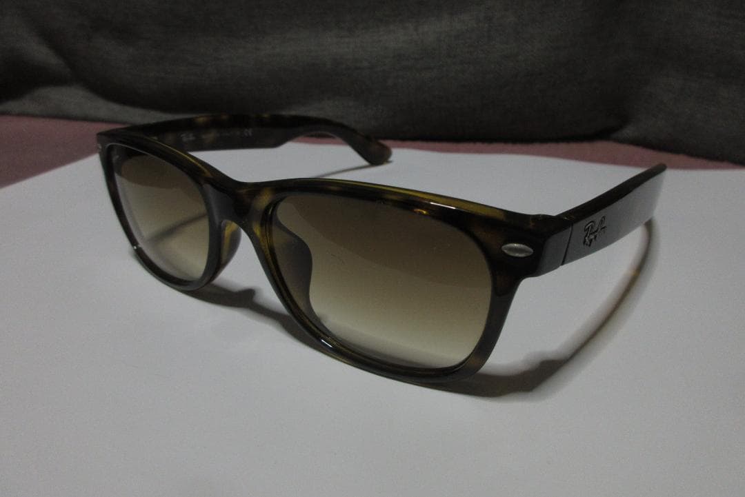 y*i様 Ray-Ban RB2132-F NEW WAYFARER　ケース付き