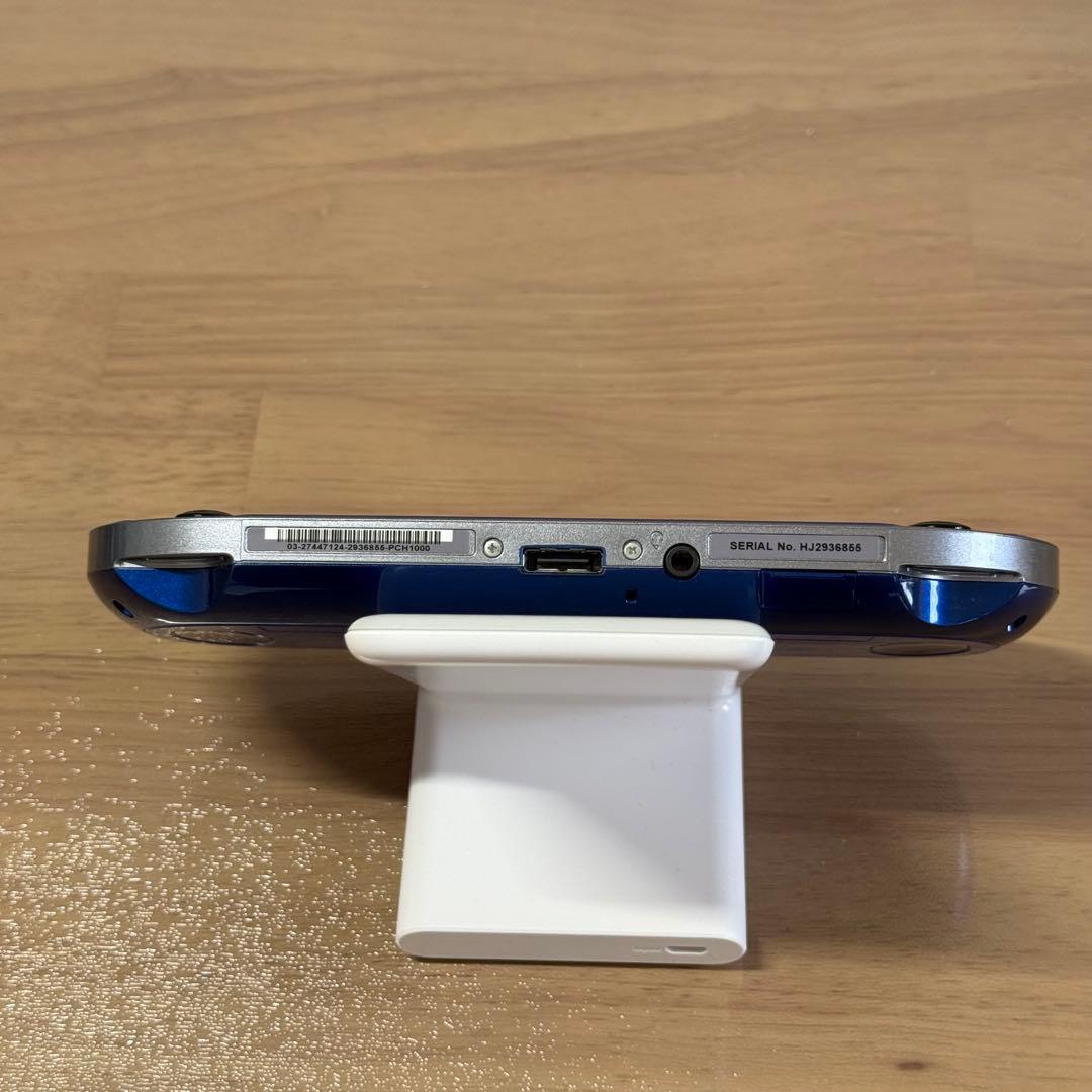 7-012【美品】PSVITA PCH-1000 サファイア・ブルー 箱付き